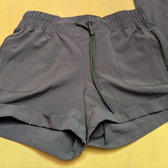 MONDETTA 3 piece track suit. Green, worn once. Size Medium-Large. - Picture 2 of 10